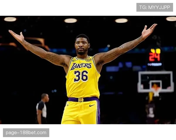 斯马特25+7+5断队史首人 湖人后场防守核心价值凸显